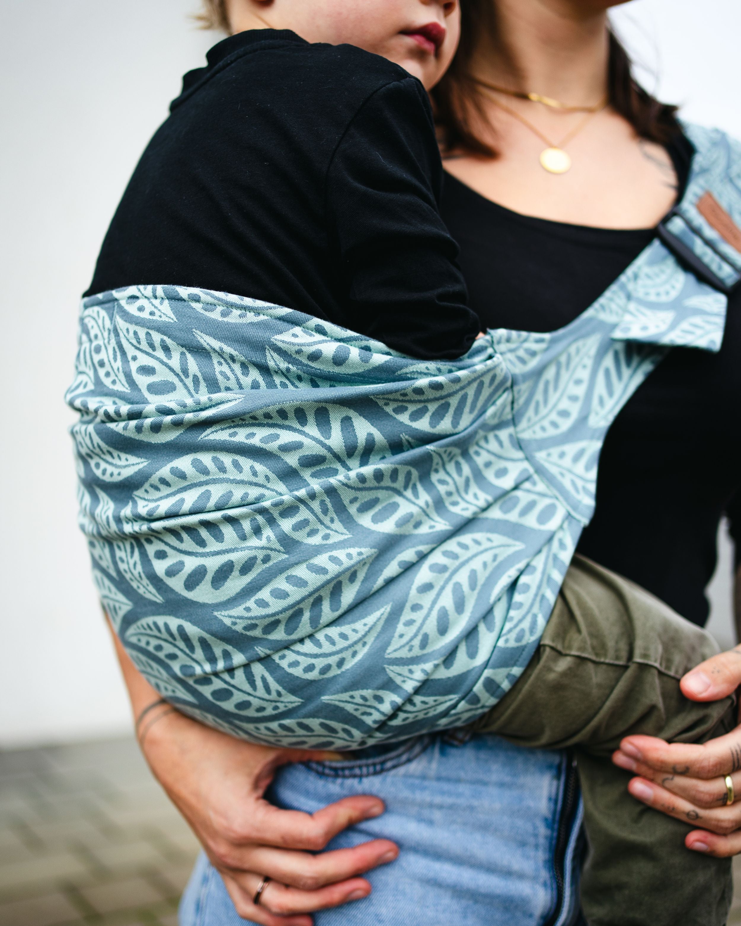 Qookie Go - Hip Carrier - Flora Sapphire