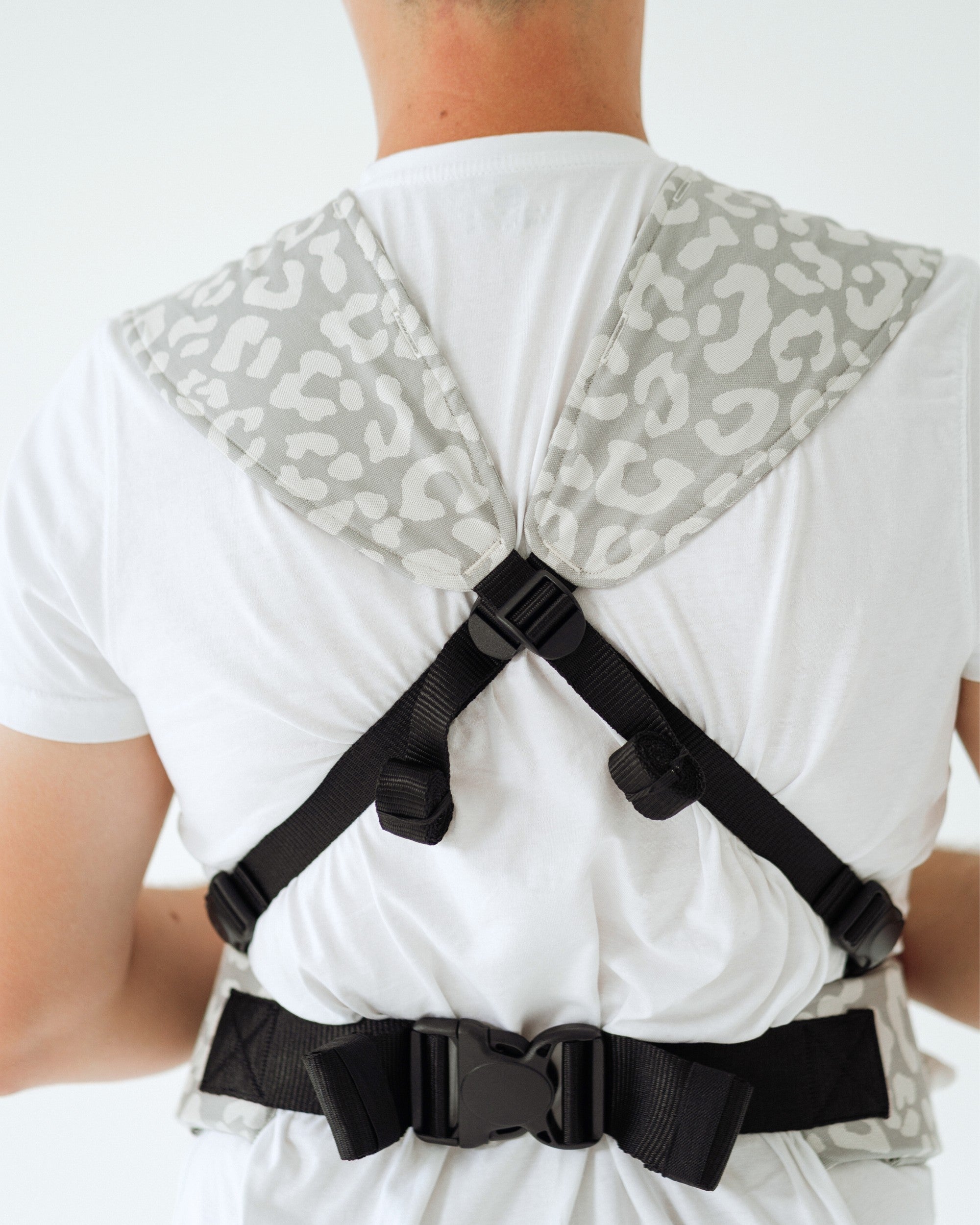 Qookie Vario - Full Buckle Baby Carrier - Leo Grey