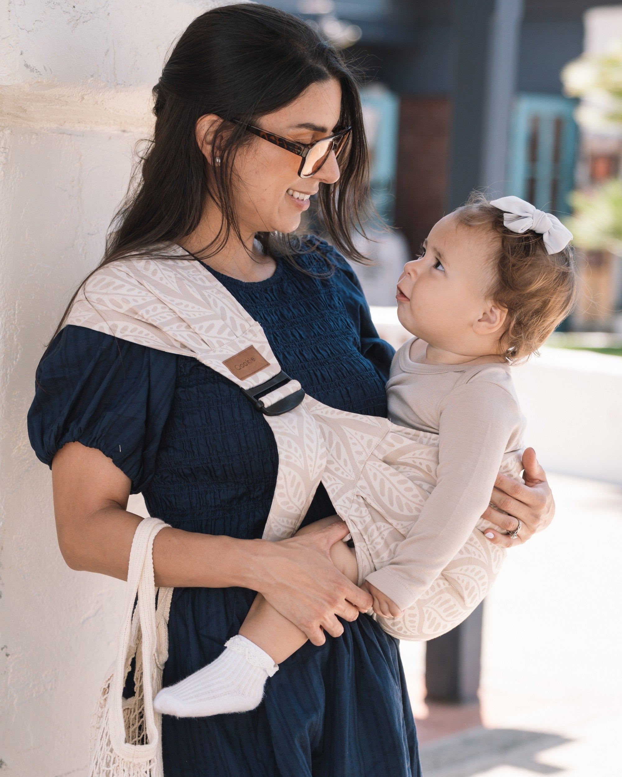 Qookie Go - Hip Carrier - Flora Pearl